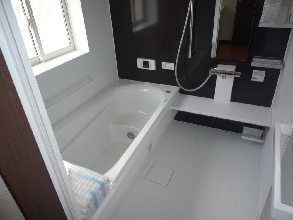 Same specifications photo (bathroom)