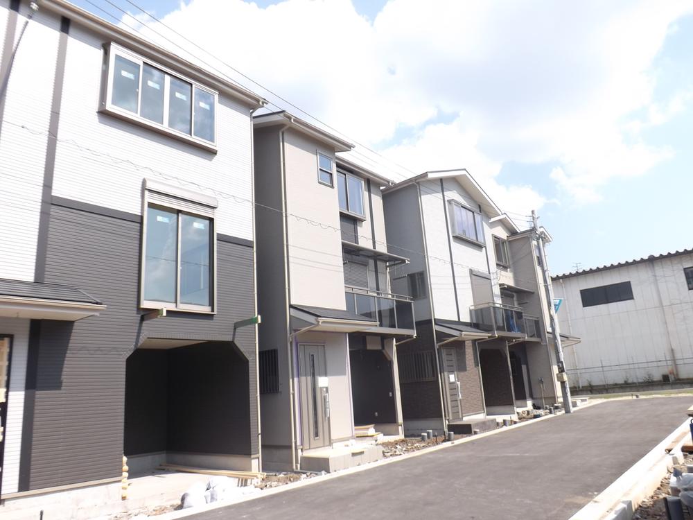 Local appearance photo. Local photos (streets) all seven House! Yes corner lot! All houses LDK spacious 18 quires more! Super close to, There are elementary and junior high schools!