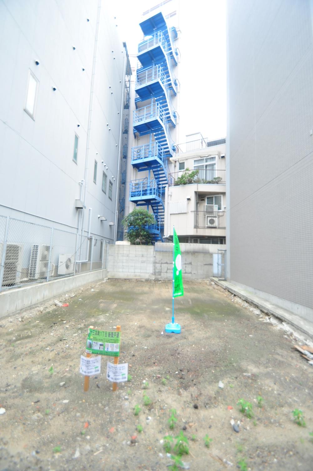 Local photos, including front road. Local (August 2013) Shooting