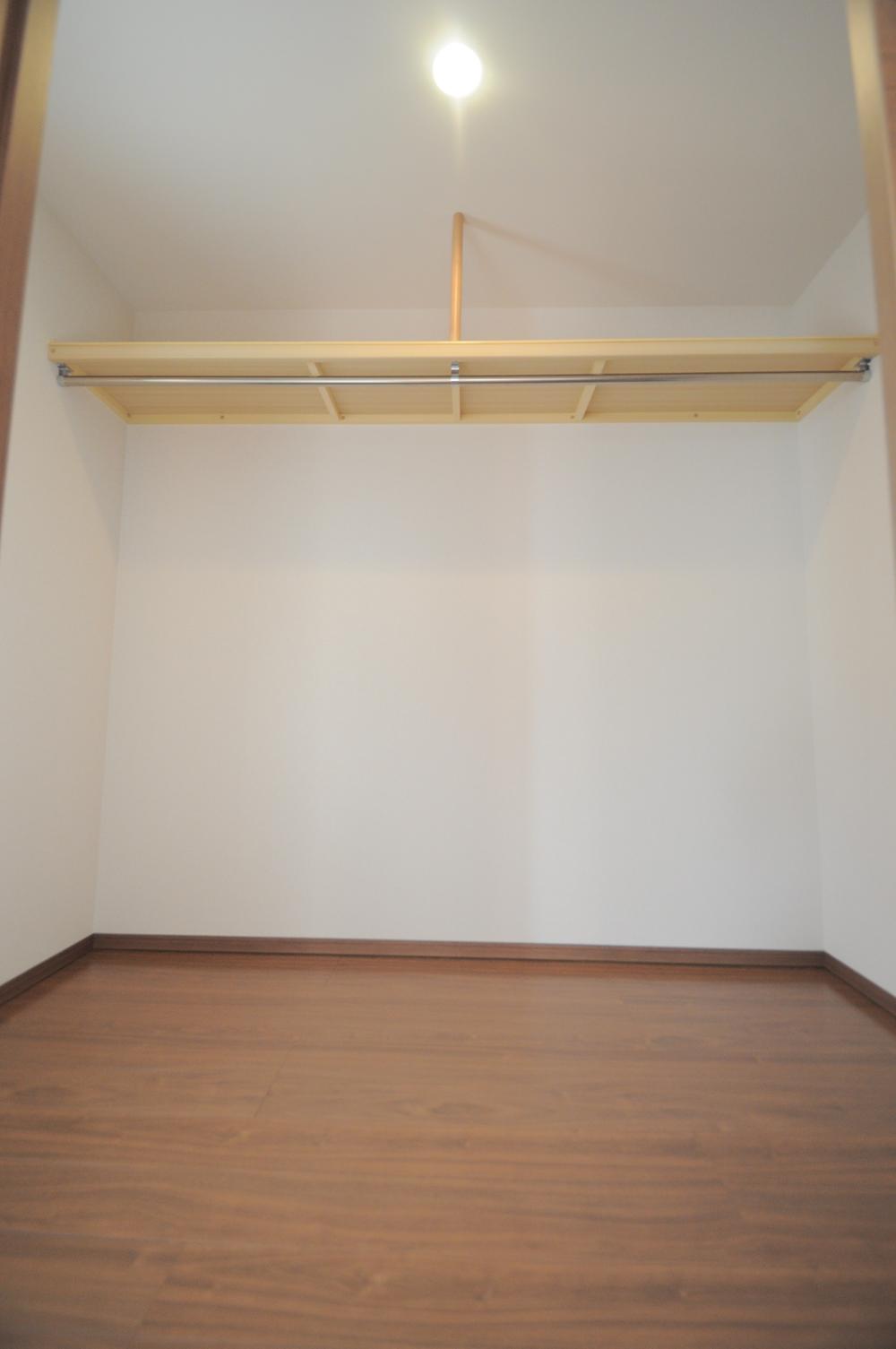 Receipt. Walk-in closet