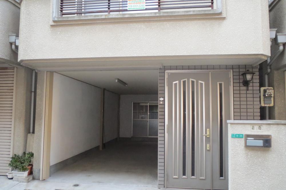 Parking lot. With shutter! 