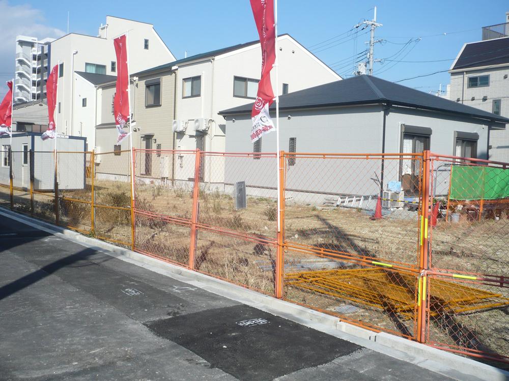 Local photos, including front road. Road is also a straight spacious ☆