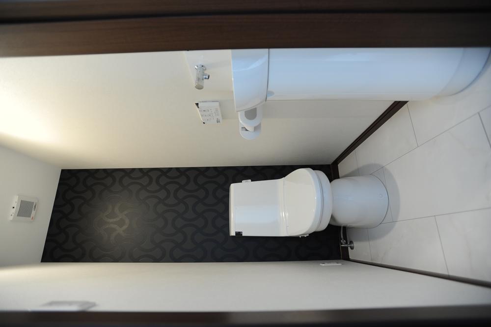 Toilet. Indoor (September 2013) Shooting