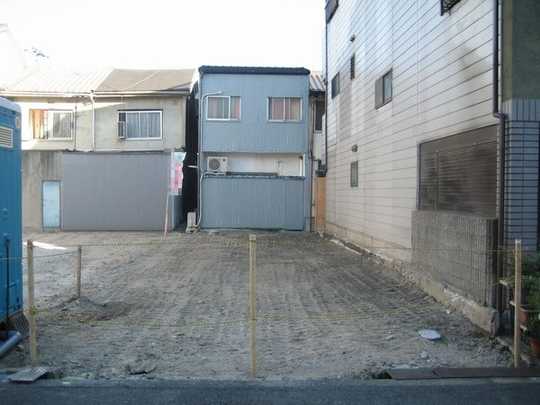 Local land photo. Population between land 4.4m Depth of about 15.5m