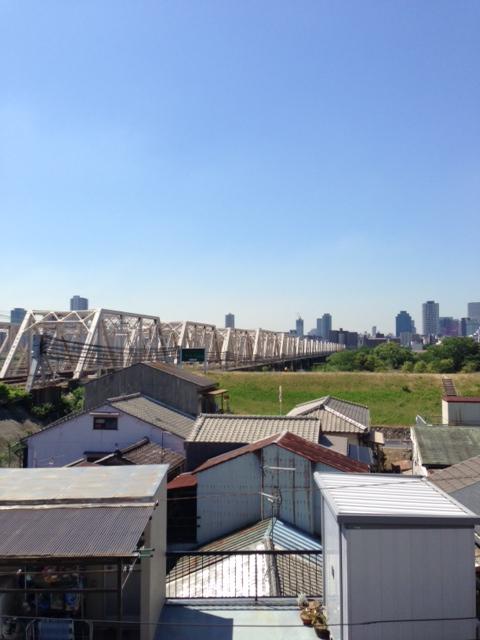 View photos from the dwelling unit. anyway, View from the roof balcony is superb view! You can enjoy the night view of the direction Umeda at night!