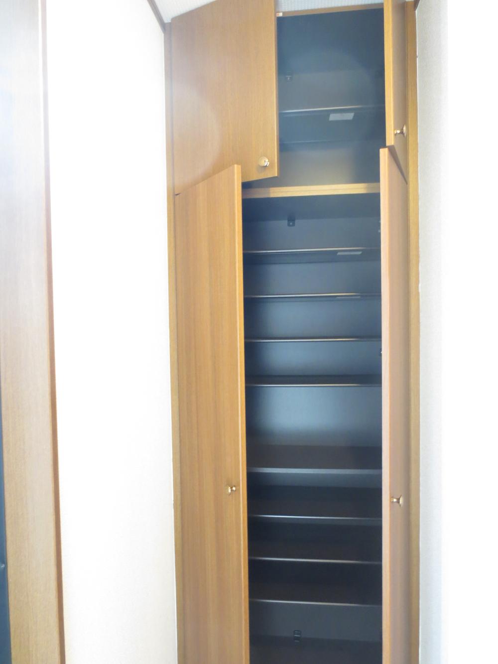 Receipt. It is a shoebox