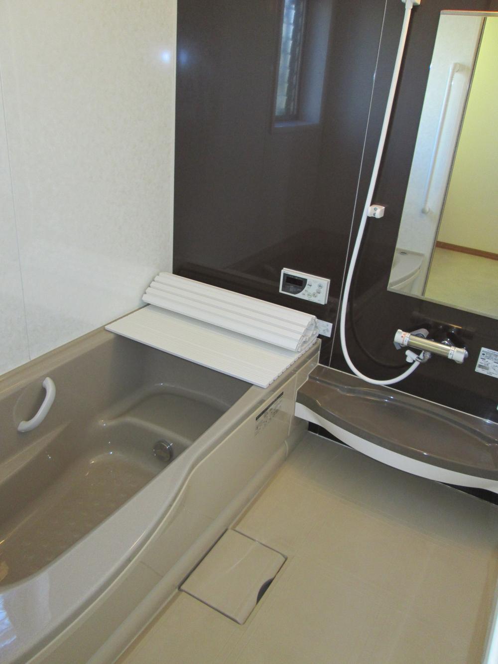 Bathroom. The spacious bathroom is healed. 