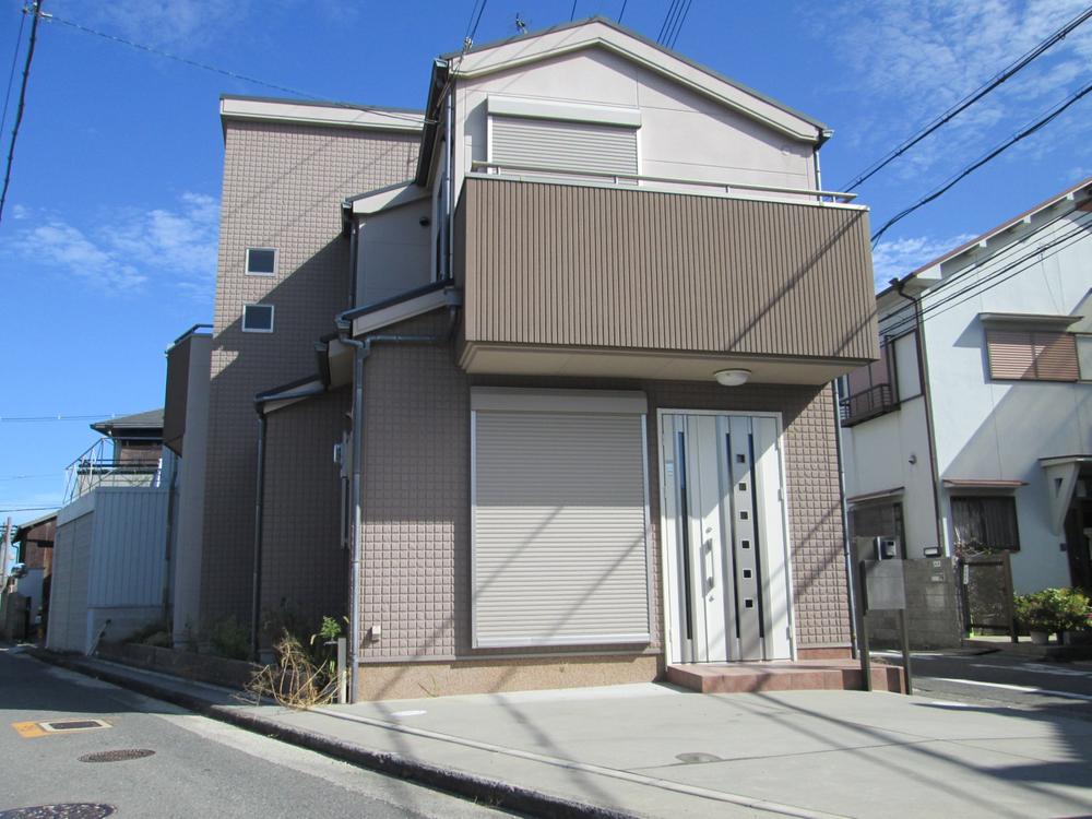 Local appearance photo. Easy wide space parking. 