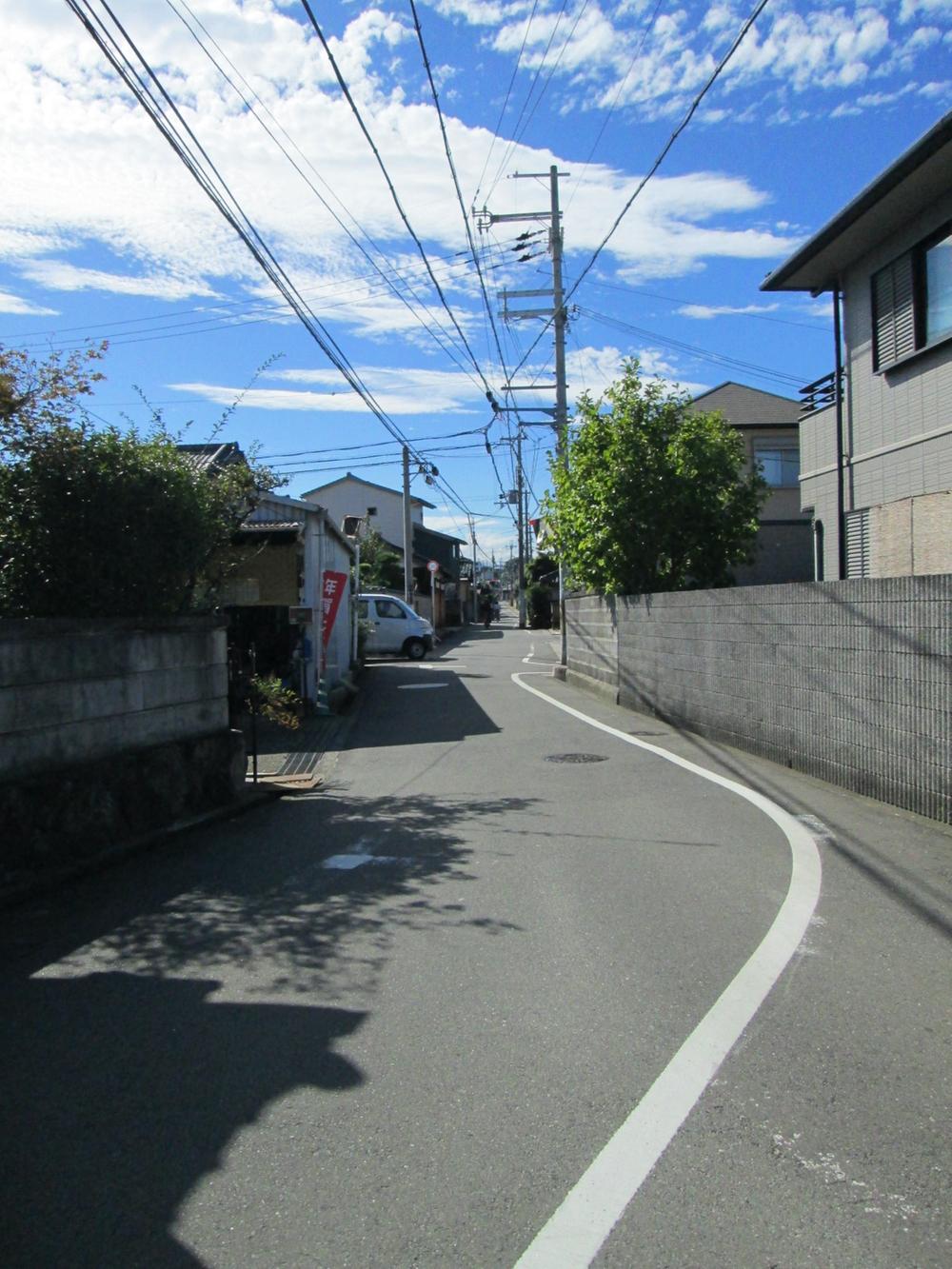 Local photos, including front road. A quiet residential area. 