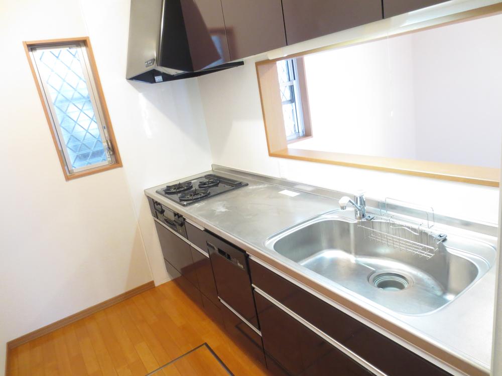 Kitchen. It is a popular face-to-face kitchen