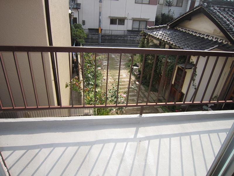 View photos from the dwelling unit. View from the site (November 2013) Shooting