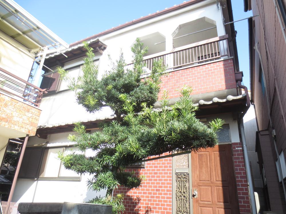 Local appearance photo. It is a local appearance