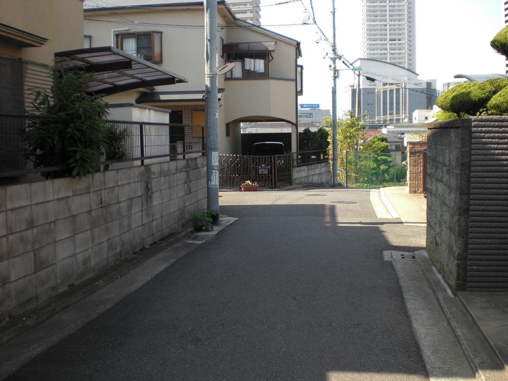 Local photos, including front road. Local (10 May 2013) Shooting