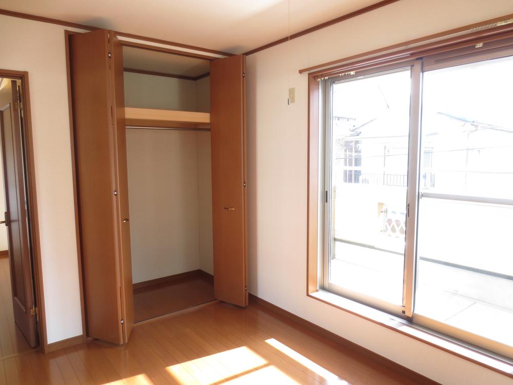 Receipt. Storage is also wide! 