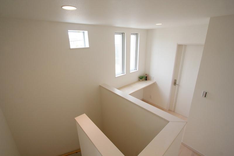 Other local. 2nd floor hall