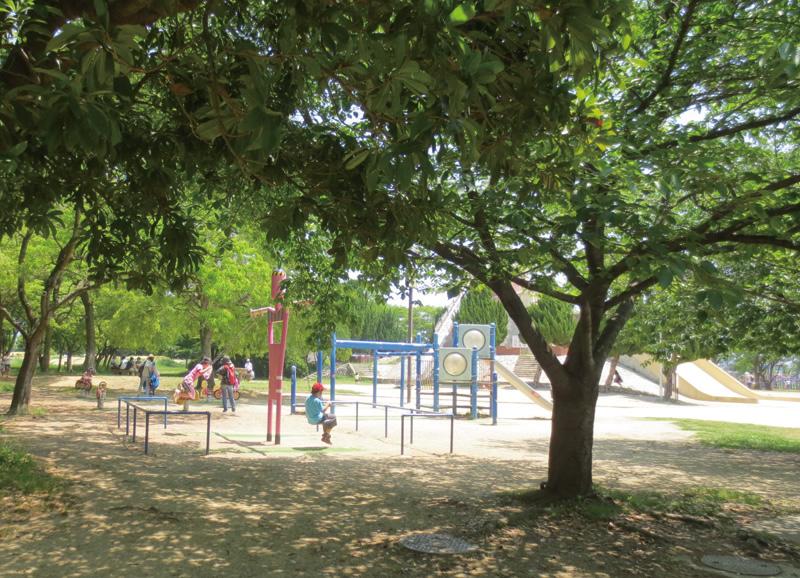 park. Spread to 1130m walking distance to Oizumi green space ・ ・ ・ Holiday to be healed in green, Everyday throbbing in town. (Oizumi green space / A 15-minute walk)