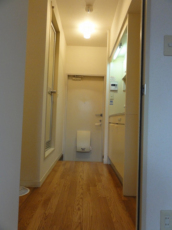Entrance. It is the state of the entrance portion. 