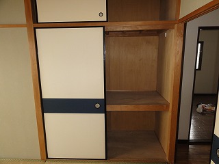 Receipt. Is closet can store plenty.