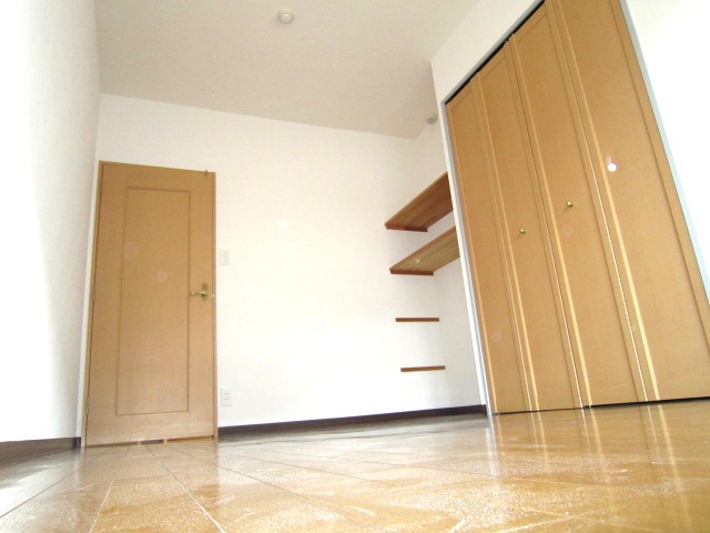 Other room space. Western style room