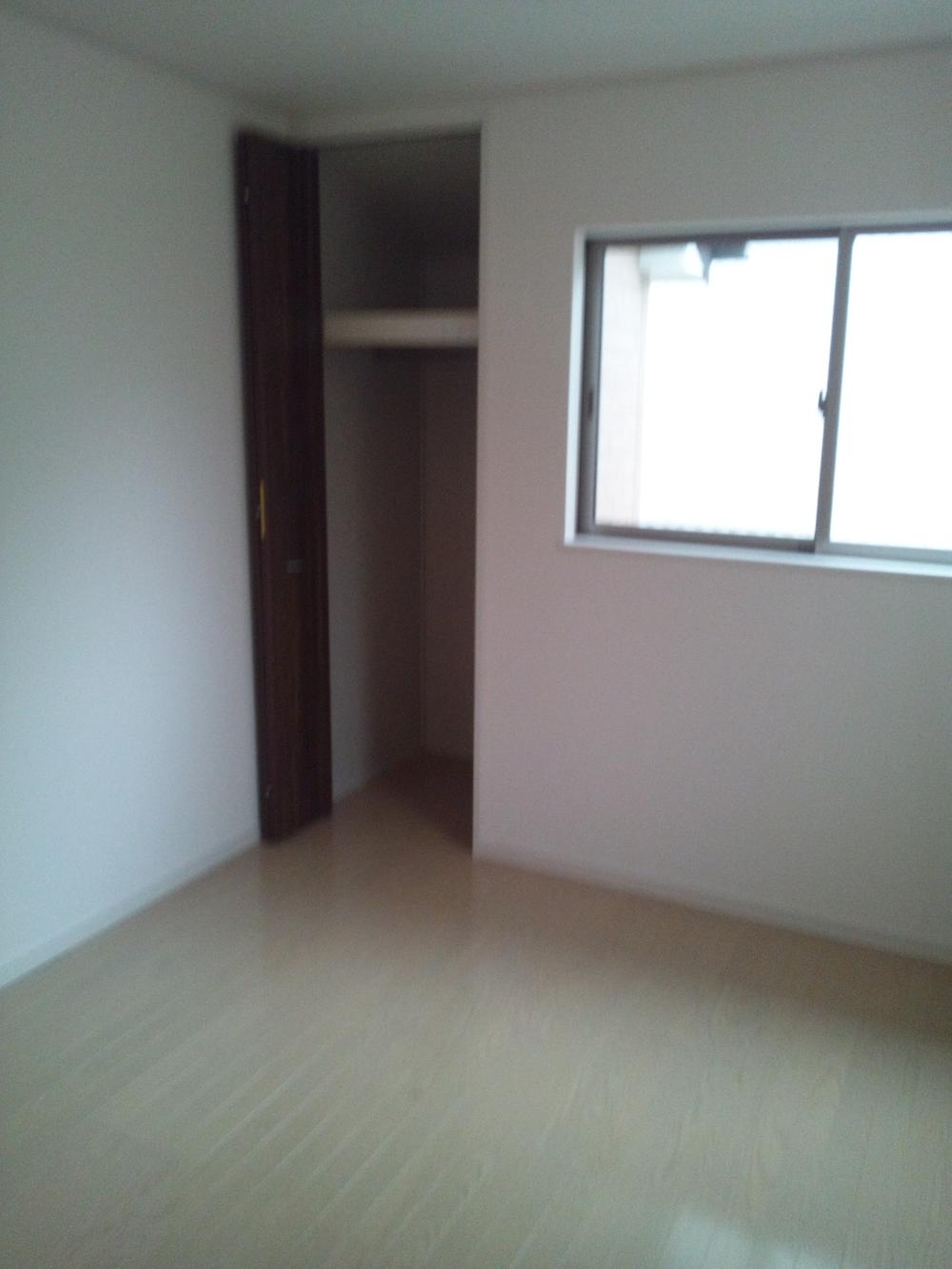 Non-living room. Indoor (12 May 2013) Shooting