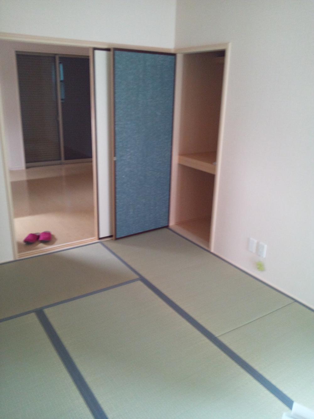 Non-living room. Indoor (12 May 2013) Shooting