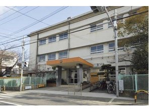 Primary school. Mozu to elementary school (elementary school) 1324m