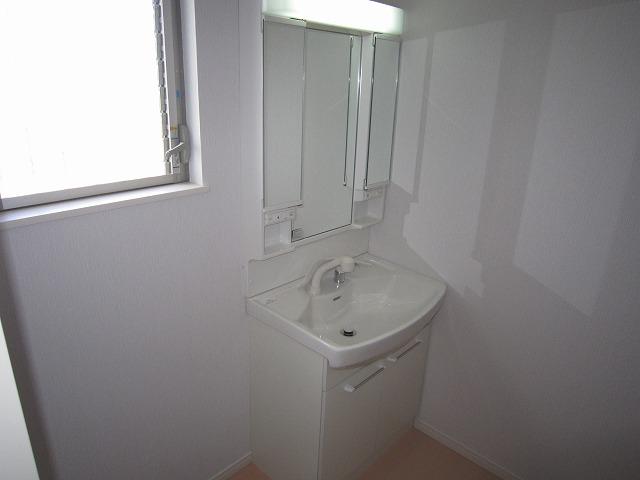 Wash basin, toilet. Same specifications