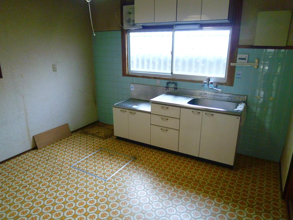 Kitchen. Room (August 2013) Shooting