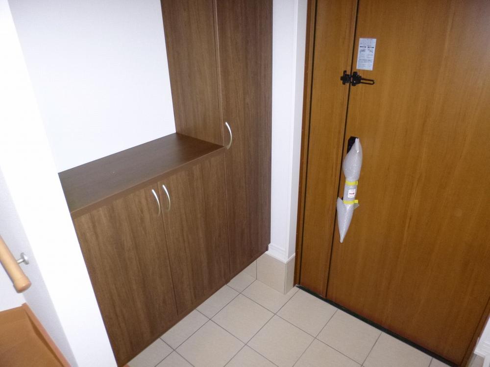 Entrance. Same specifications Photos. Since the large storage there, You can use To spacious