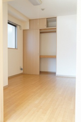 Living and room. Western is.