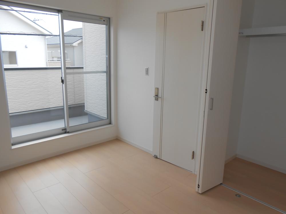 Non-living room. Spend a slow time in the calm atmosphere!