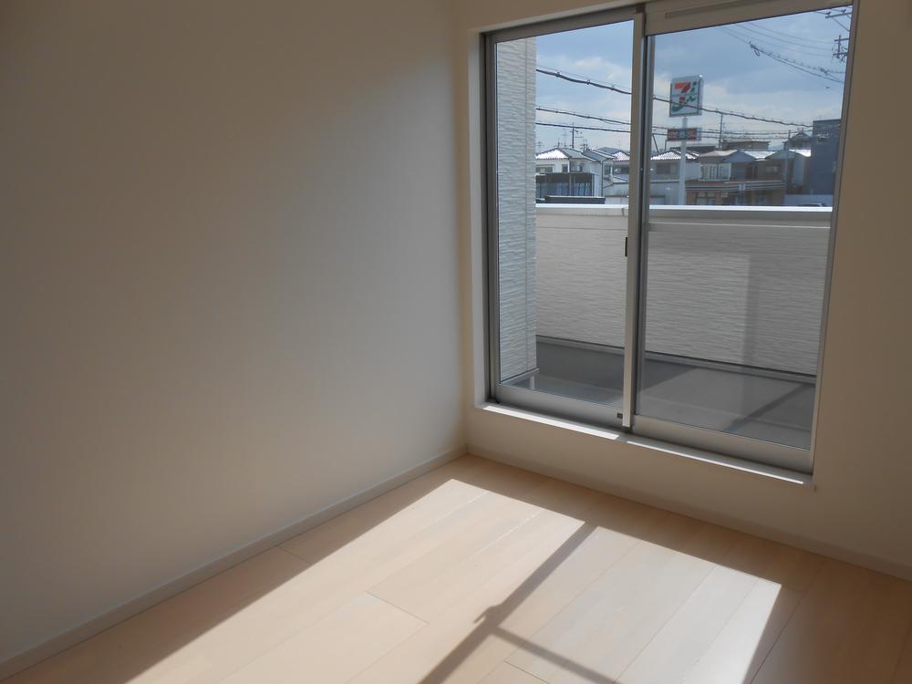 Non-living room. Sunny nice room