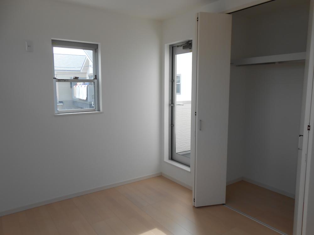 Non-living room. This room has a storage capacity!