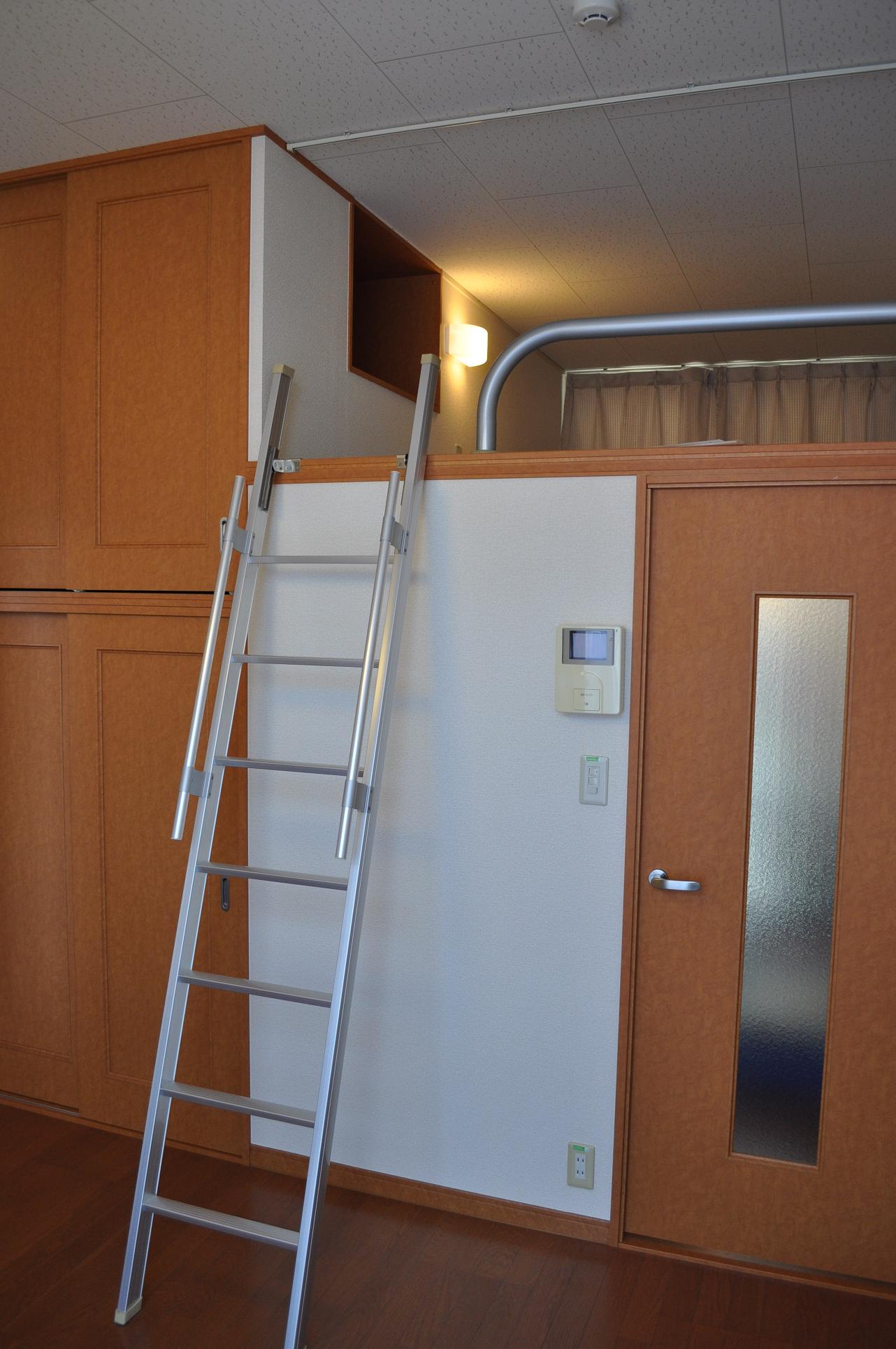 Other room space. With loft