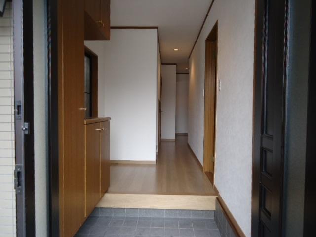 Entrance. Local (August 2013) Shooting