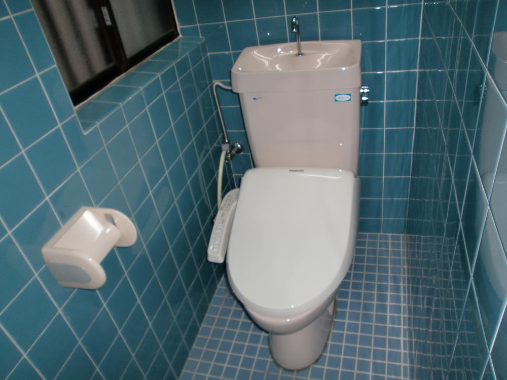 Toilet. Toilet is also beautiful