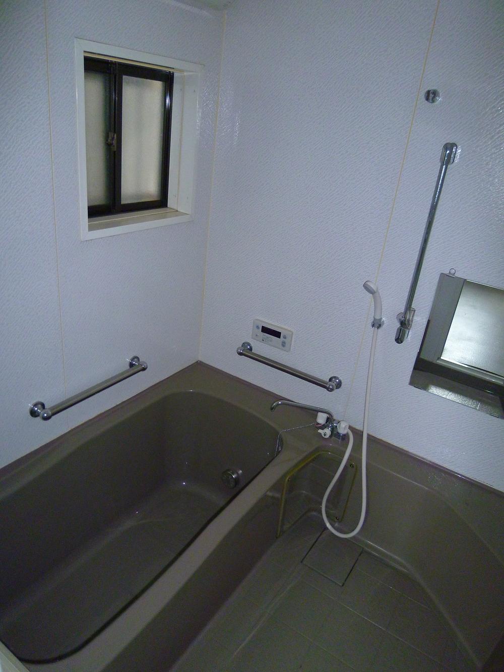 Bathroom. Indoor (06 May 2013) Shooting