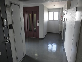 Other common areas. With elevator