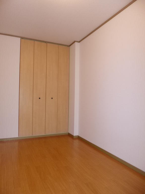 Other room space. Western-style 5.9 Pledge