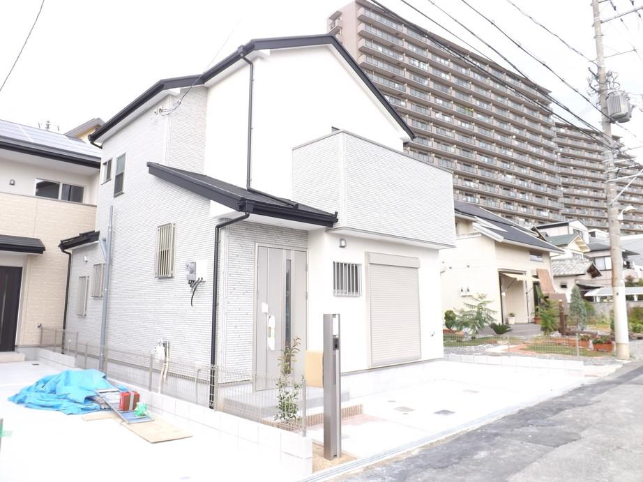 Local appearance photo. 10-year warranty of local photos (appearance) peace of mind! Facing south!