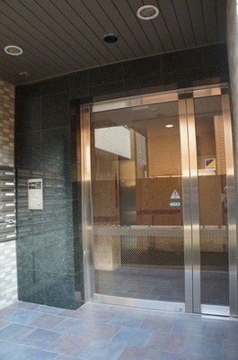 Entrance. auto lock