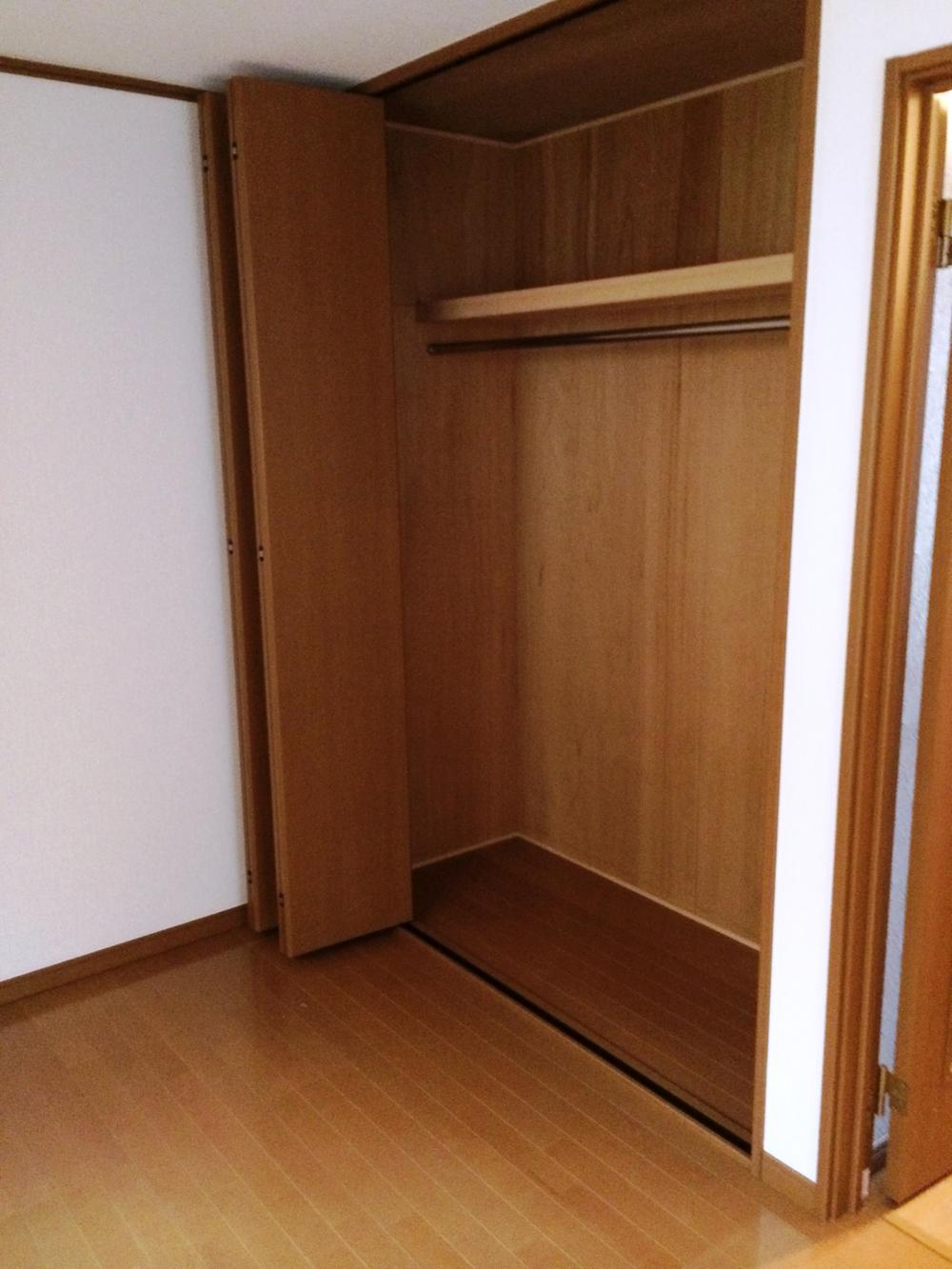 Receipt. There is also a large storage.