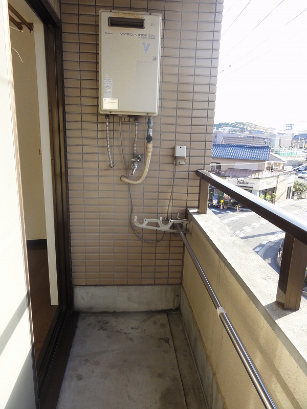 Balcony. Sunny! South-facing balcony