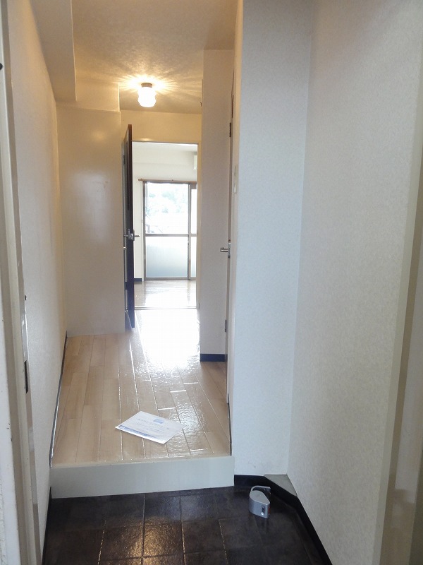Entrance. Entrance ~ room