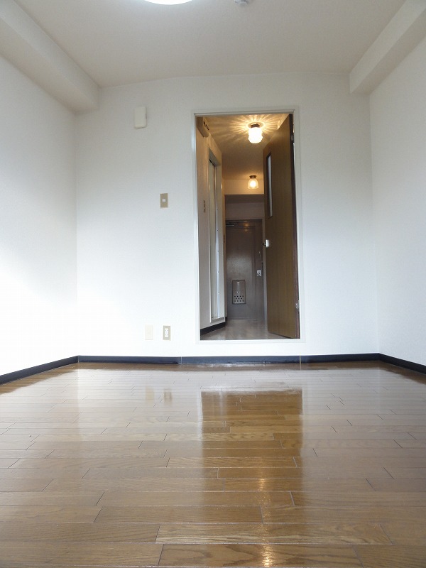 Living and room. Oblique light of a good Western-style by ^^