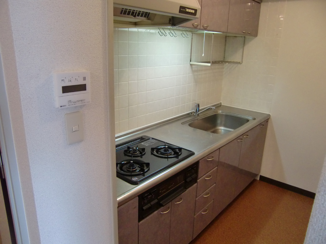 Kitchen. Gas 3-neck system with kitchen! ! 