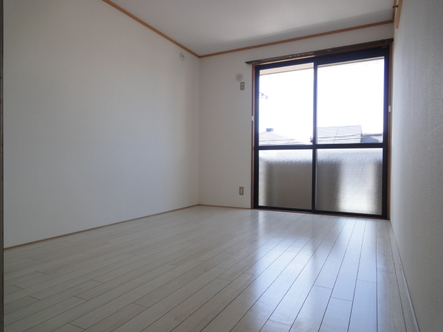 Living and room. Western-style 6 Pledge