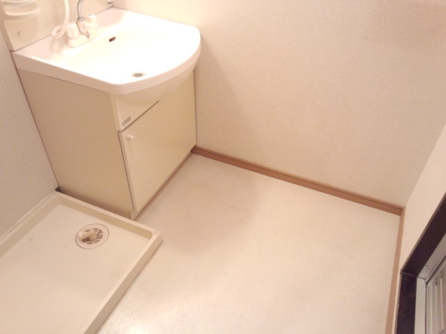 Other. Indoor laundry Storage