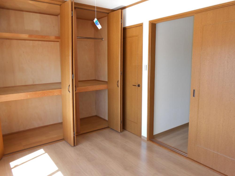 Non-living room. Storage space plenty. 