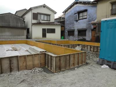 Local photos, including front road. Local (12 May 2012) shooting